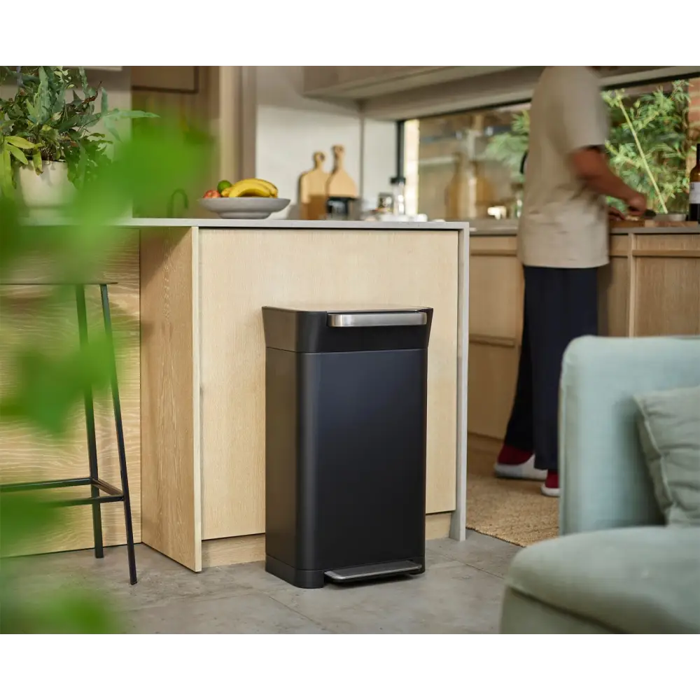 Контейнер для мусора с уплотнителем мусора Black Titan 30 л 30146 - Контейнеры для отходов и сортировки