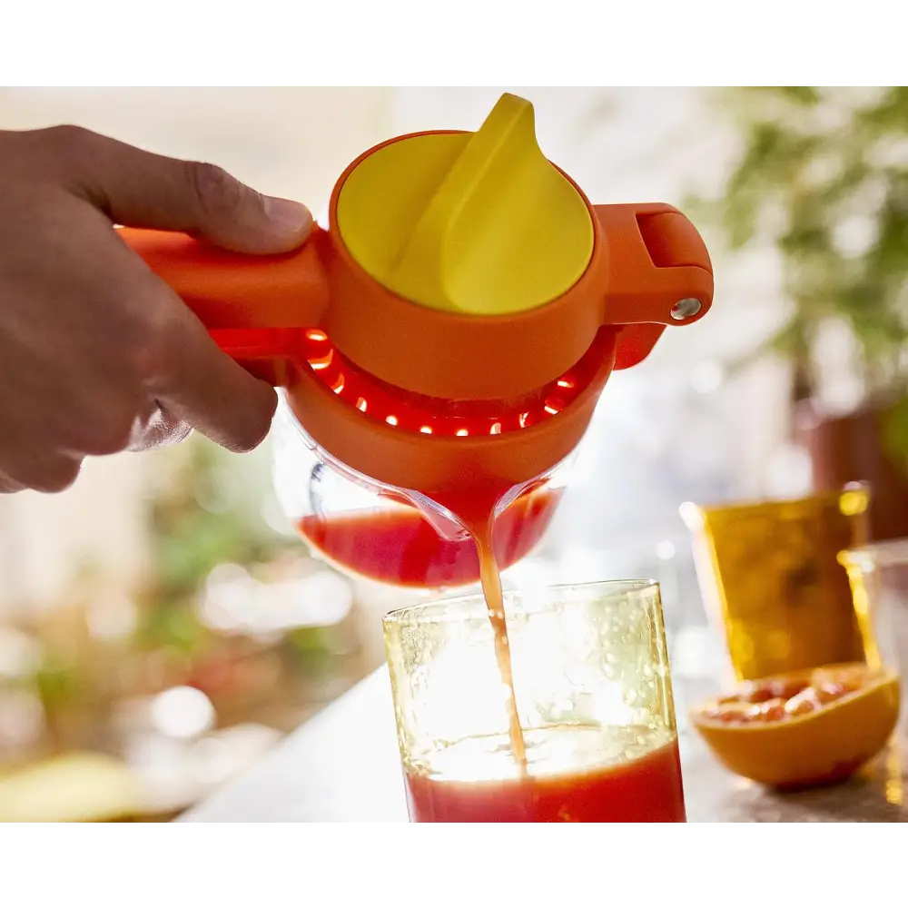 Соковитискач для цитрусових JuiceMax Plus з мірною склянкою Joseph Joseph 1000086 під замовлення